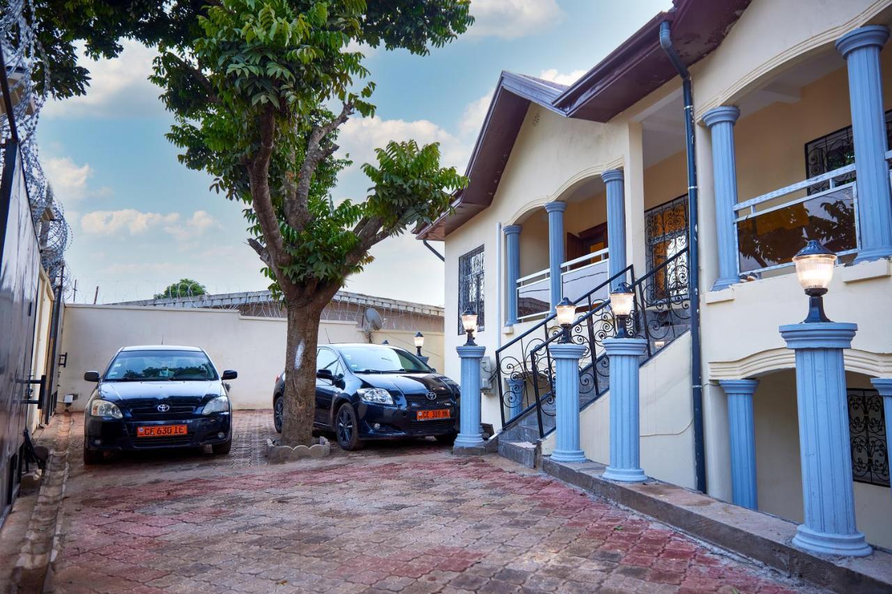 Residence Noumsi Yaounde Bagian luar foto