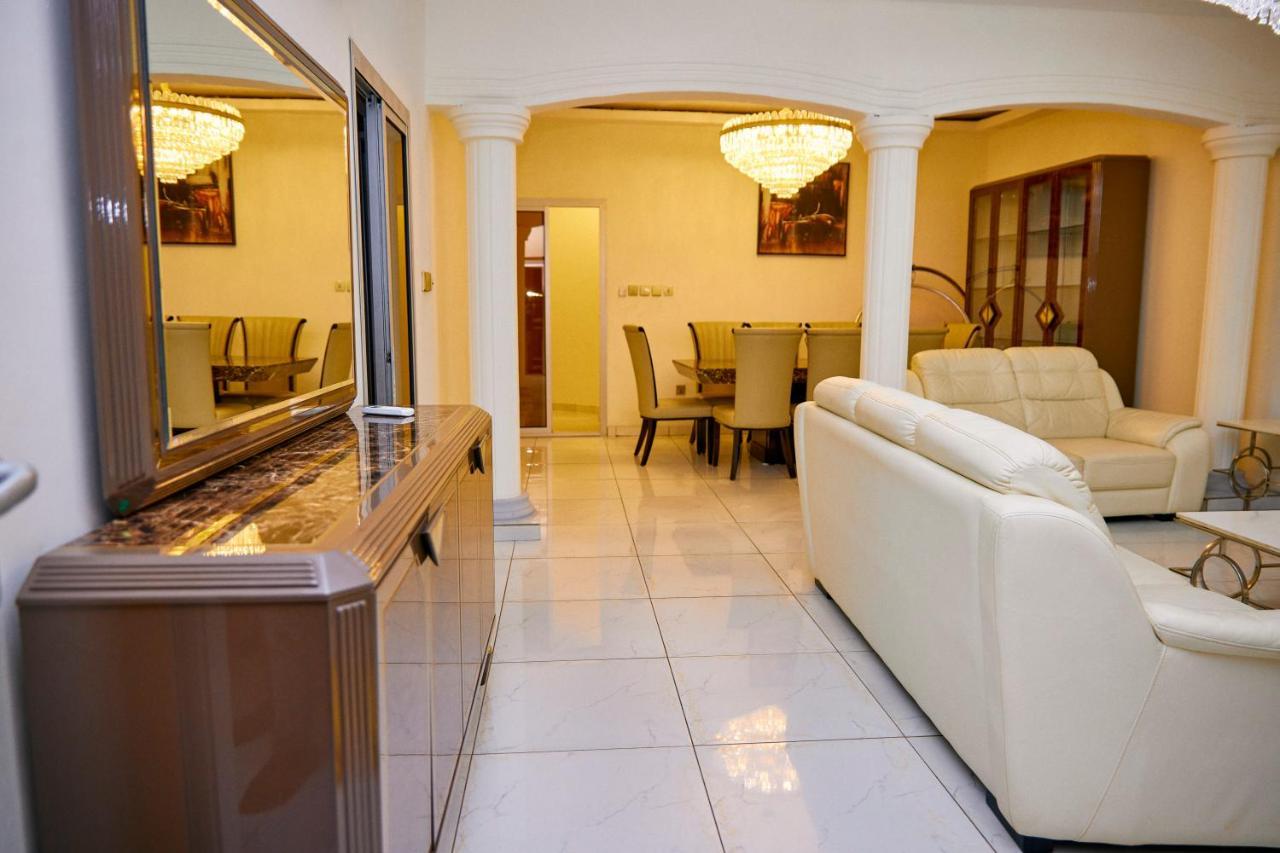 Residence Noumsi Yaounde Bagian luar foto